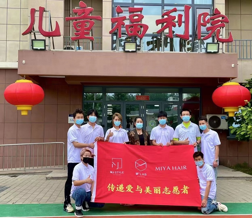 贴心解决孤弃儿童“头顶”大事