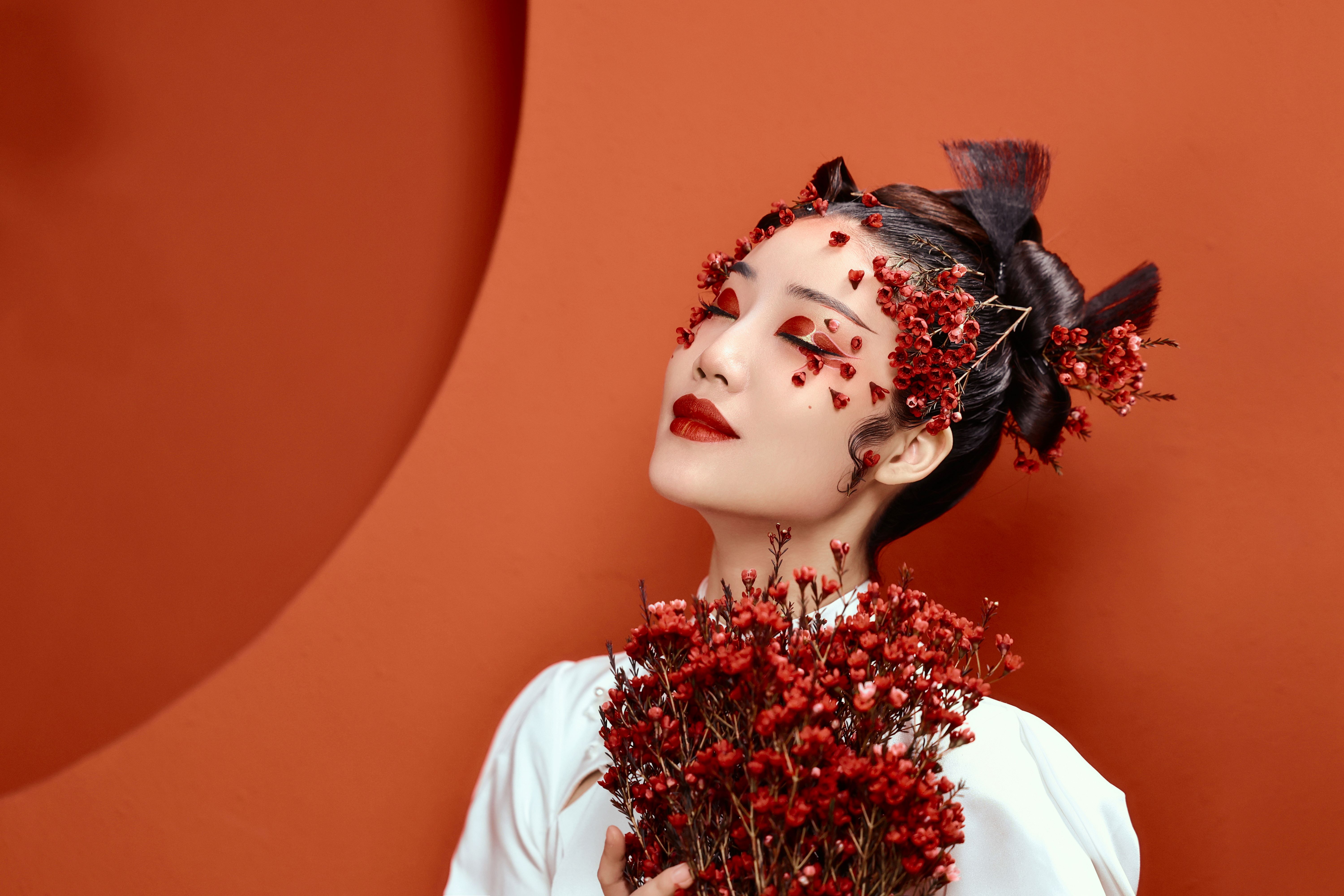 妆造大咖联手打造2024开年红妆