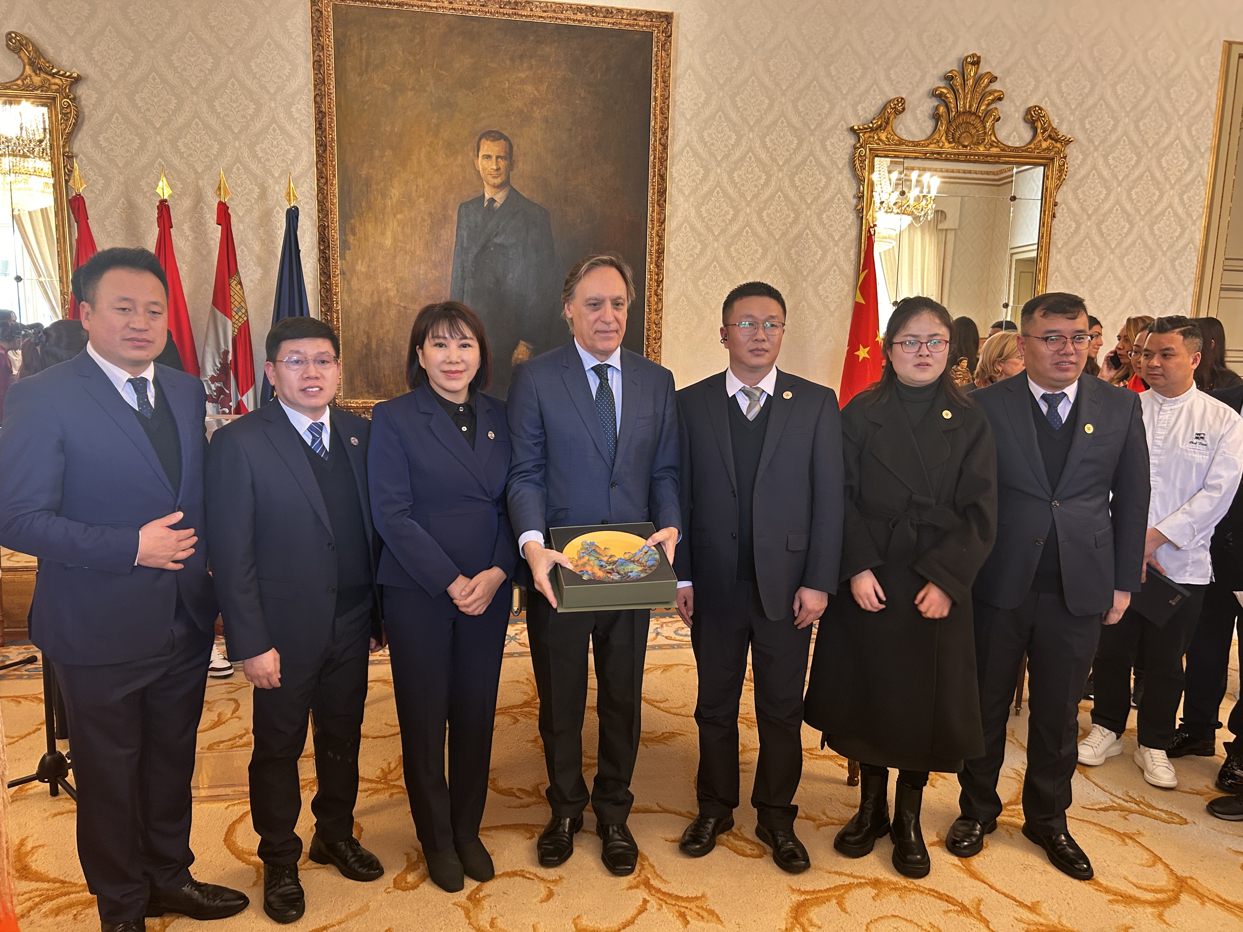 beat365在线唯一官网组团参加西班牙萨拉曼卡市“2025中国农历新年文化节”